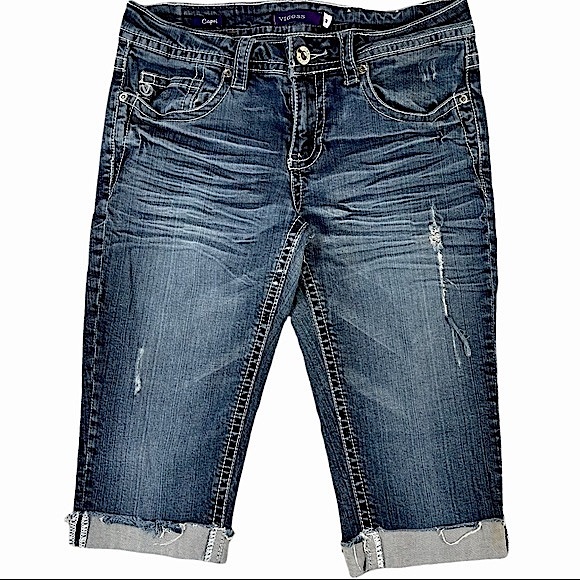 Vigoss size 3 Capri jeans, rolled cuffs, medium wash, some distressing EUC - Picture 1 of 14